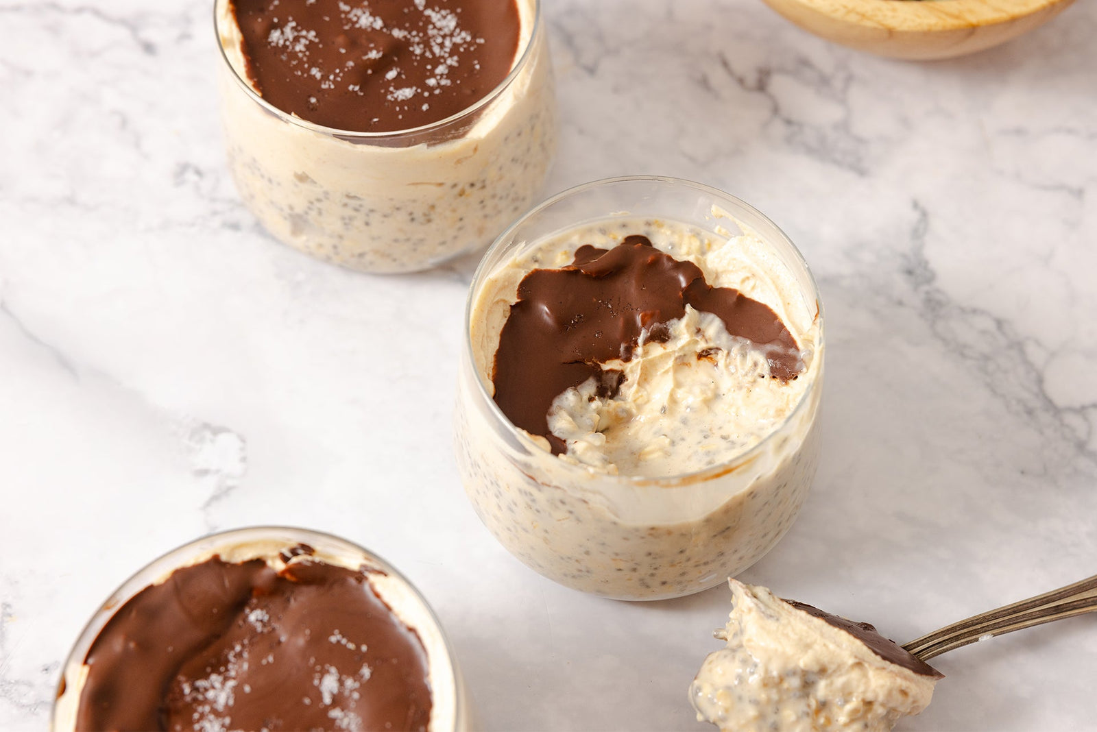 Peanut Butter Cup Protein Overnight Oats | Vine to Bar