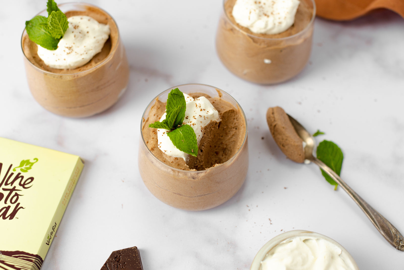 cups-of-chocolate-mousse-with-mint-sprig